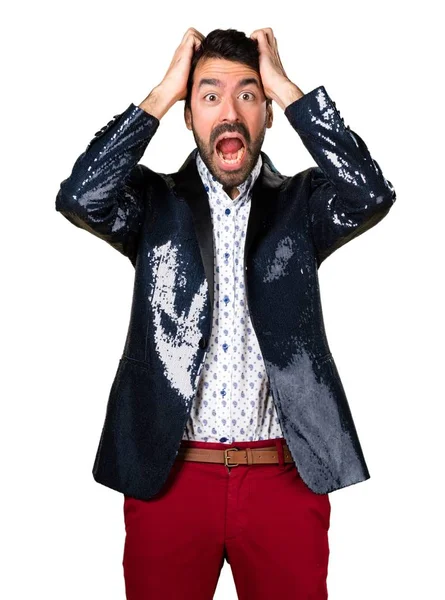 Ceket ile sinirli adam