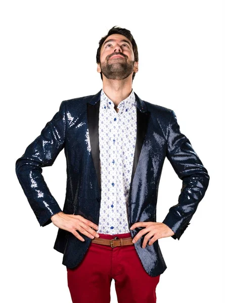 Adam ararken ceket ile