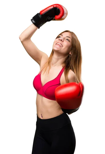 Boks eldivenleri kadınla genç spor — Stok fotoğraf