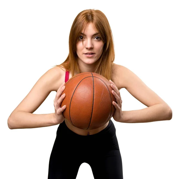 Pemuda olahraga wanita dengan bola basket — Stok Foto