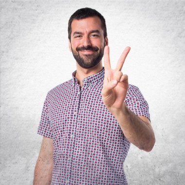 Yakışıklı adam iki sayım