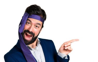 Çılgın ve sarhoş bir işadamı için lateral işaret