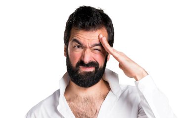 Sakallı sinirli yakışıklı adam