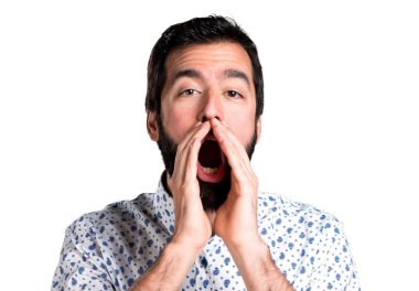 Sakal bağırarak ile esmer yakışıklı