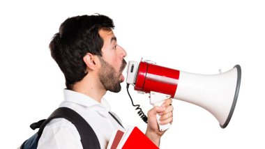 Megafon tarafından bağırarak öğrenci adam