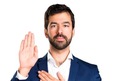 Yakışıklı adam yemin yapma