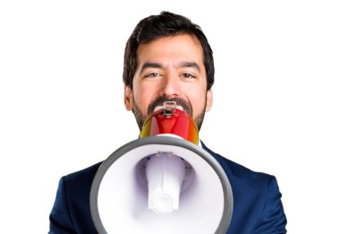 Yakışıklı adam tarafından megafon bağırarak