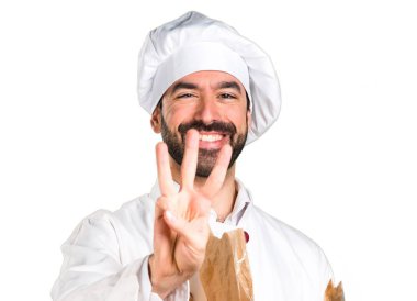 Biraz ekmek tutarak geri sayıma üç genç baker