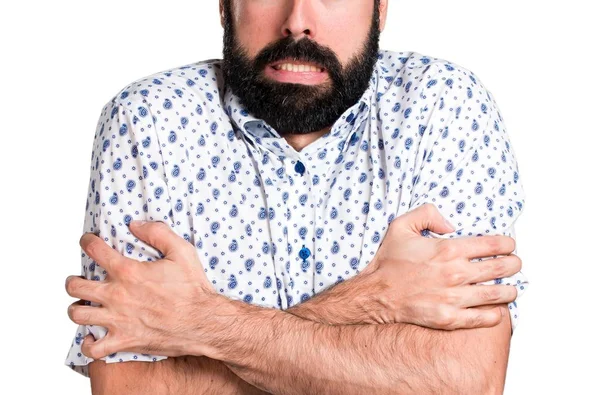 Esmer yakışıklı sakal dondurma ile