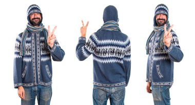 Adam iki sayım kış giysileri ile ayarla