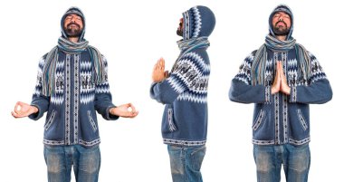 Adam kış giysileri ile zen bulunduğu ayarla.