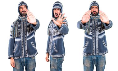 Adam kümesiyle kış giysileri yapma dur işareti