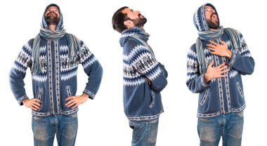 Adam kümesiyle ararken kış giysileri