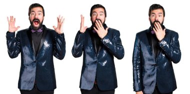 Sürpriz bir jest yapma payet ceket ile yakışıklı adam