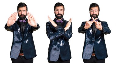 Hiçbir hareketi yapma payet ceket ile yakışıklı adam