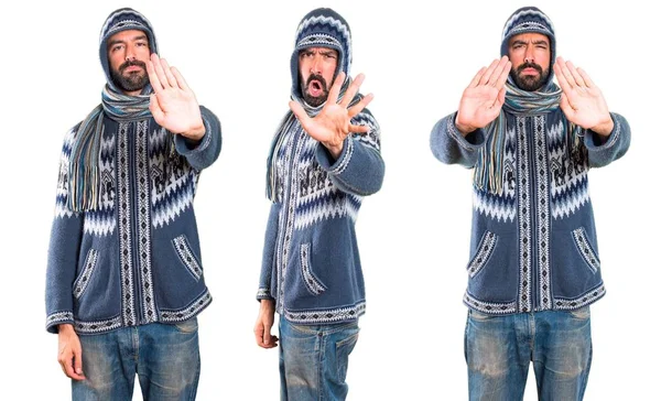 Adam kümesiyle kış giysileri yapma dur işareti