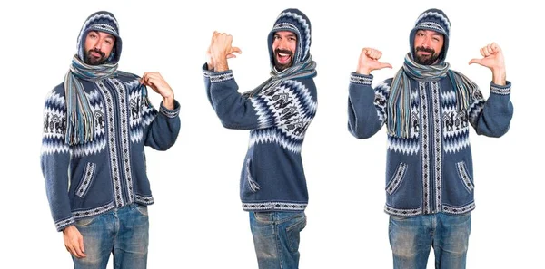 Σύνολο του ανθρώπου με χειμωνιάτικα ρούχα υπερήφανοι για τον εαυτό του — Φωτογραφία Αρχείου