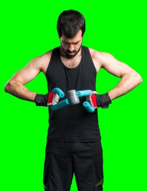 Sakallı yakışıklı esmer adam