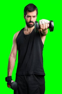 Sakallı yakışıklı esmer adam