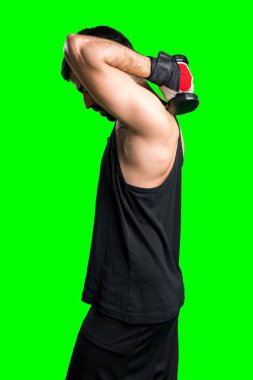 Sakallı yakışıklı esmer adam