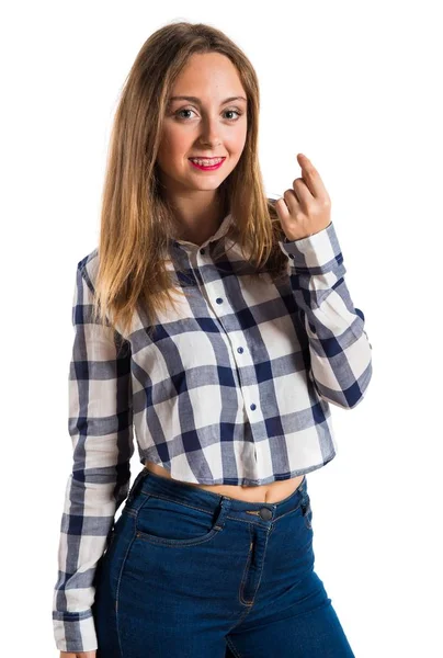 Blonde Teen Mädchen machen Geld Geste auf strukturierten Hintergrund — Stockfoto