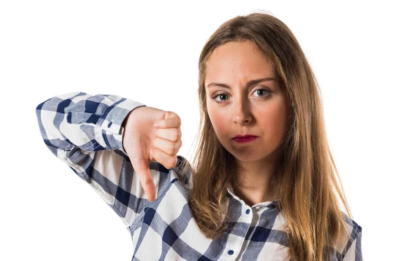 Rubia adolescente chica haciendo mala señal — Foto de Stock