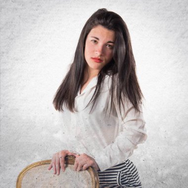 Vintage kanepe modeli kadınla