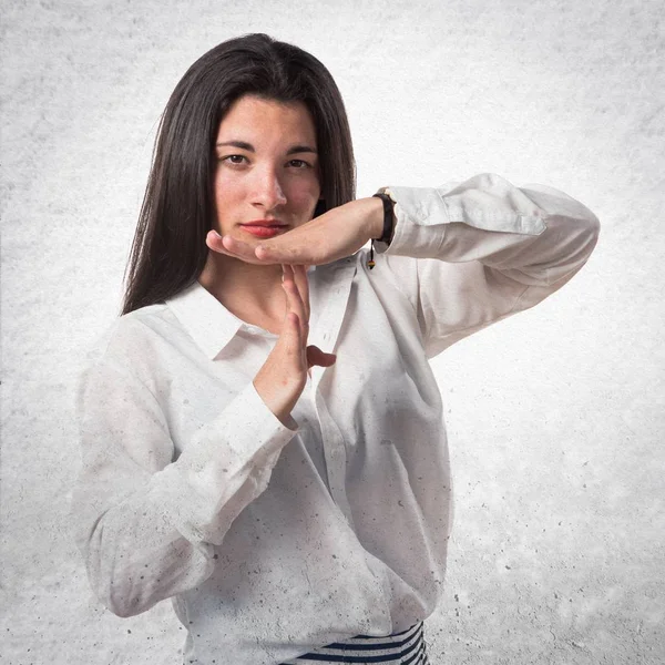 Kız zaman harcıyor.