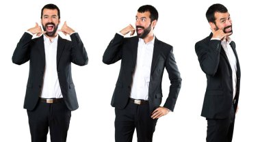 Yakışıklı işadamı telefon jest yapma kümesi