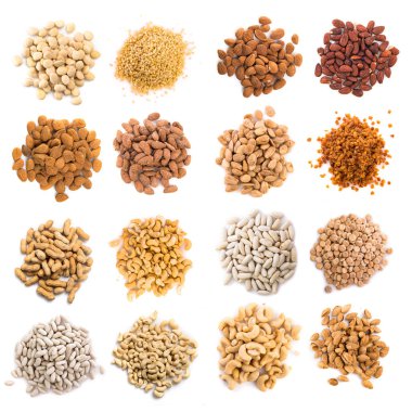 Kuruyemiş izole beyaz zemin üzerine