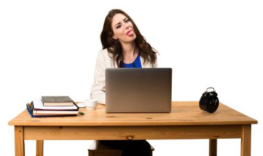 Onu laptop ile çalışma ve dilini alarak iş kadını