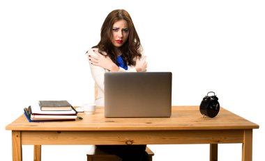 onu laptop ile çalışan iş kadın buz gibi