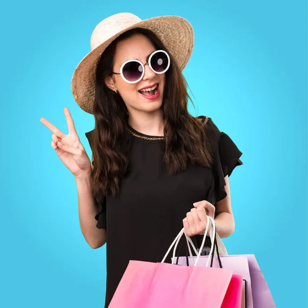 Alışveriş poşet zafer jest o güzel genç kızla