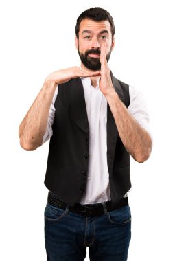 Beyaz arka plan serin adam zaman aşımı jest yapma izole