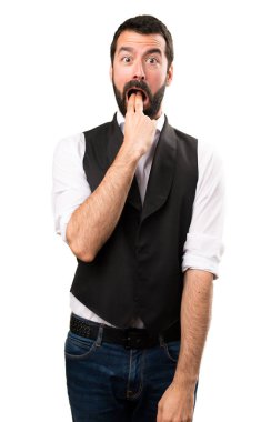 Cool adam izole beyaz zemin üzerine kusma jest yapma