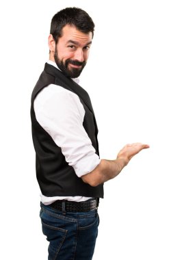 Cool adam bir şey izole beyaz arka plan üzerinde sunulması