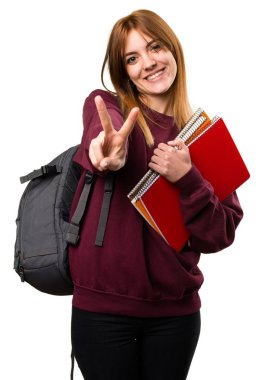 Zafer jest yaparak öğrenci kadın