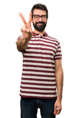 İki sayım gözlüklü adam