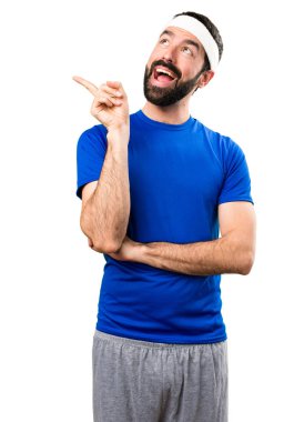 Komik sporcu izole beyaz arka plan üzerinde düşünme