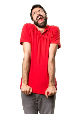 Yakışıklı adam bağırarak