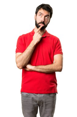 Yakışıklı adam şüpheleri