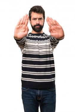 Dur işareti yapma sakallı