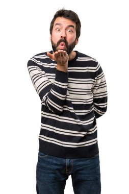 Sakallı bir öpücük gönderme