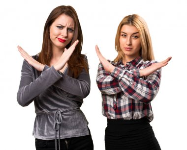 İki arkadaş hiç jest yapma