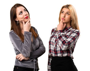 İki arkadaş düşünme