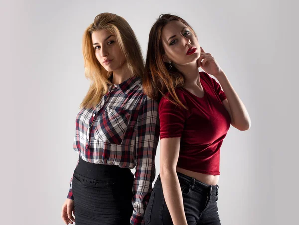 Two beautiful models posing — Stock Photo, Image