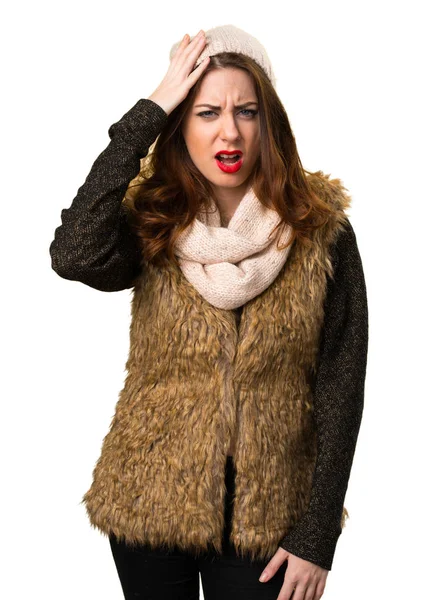Chica con ropa de invierno que tiene dudas — Foto de Stock