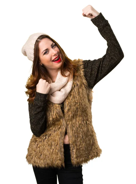 Glückliches Mädchen mit Winterkleidung — Stockfoto