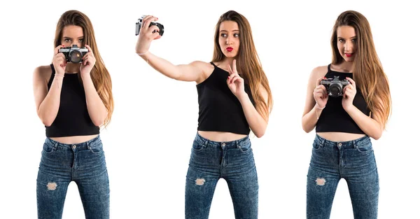 Chica joven haciendo una selfie —  Fotos de Stock