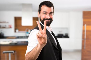 Cool adam iki evin içinde sayma